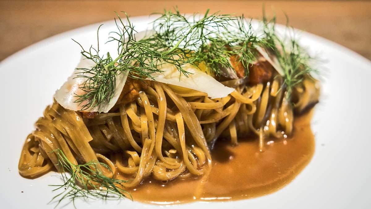 La receta de Albert Ventura: cómo preparar ’linguine’ con erizos.