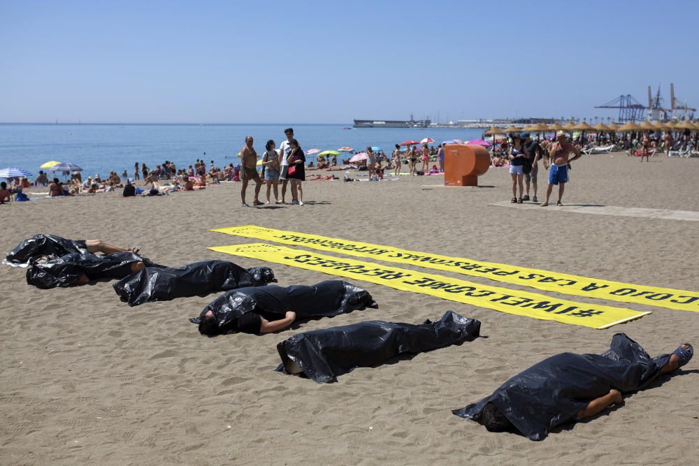 PERFORMANCE DE AMNISTÍA INTERNACIONAL EN MÁLAGA