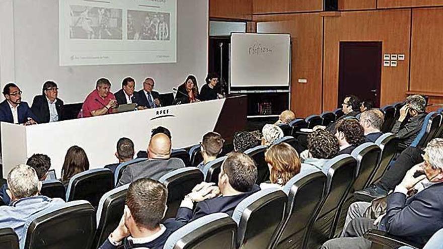 La FFIB asiste a la reunión del fútbol femenino