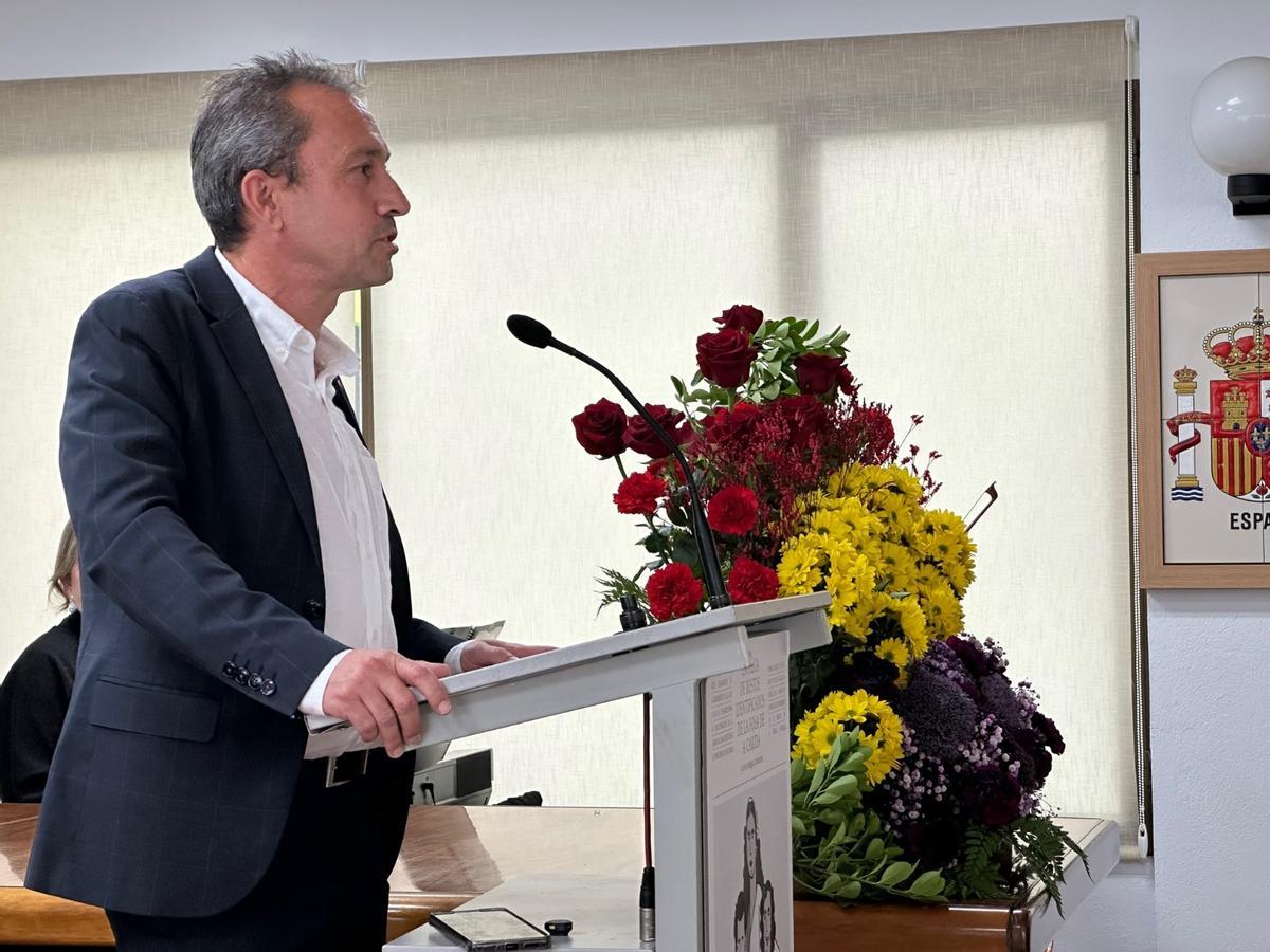 En imágenes: entrega solemne de los restos de las personas enterradas en una fosa común en La Caridad