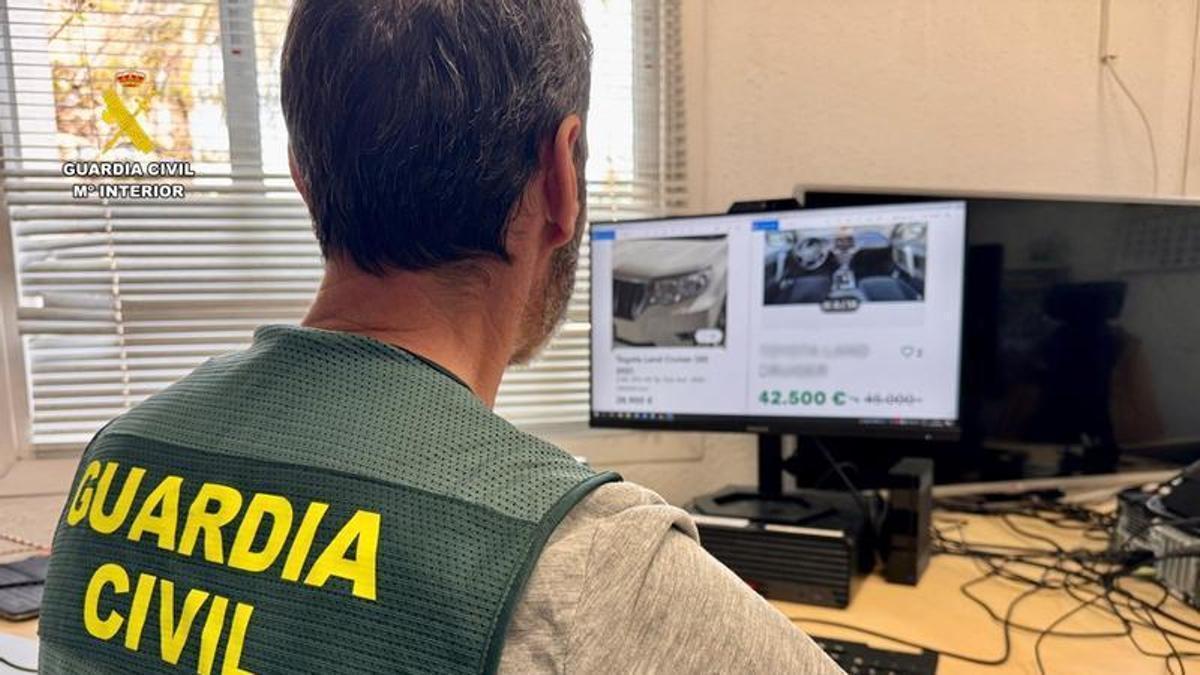 cuatro detenidos en Alicante y Elche por estafas en plataformas de compraventa