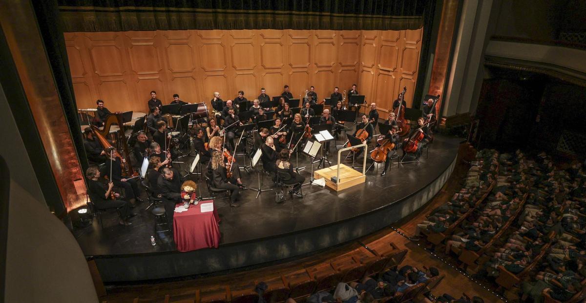 Escolares en el primero de los conciertos didácticos «De la escuela a la zarzuela» que se celebraron el jueves.