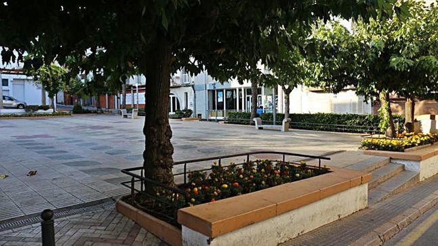 La plaça Víctor Català de l&#039;Escala.