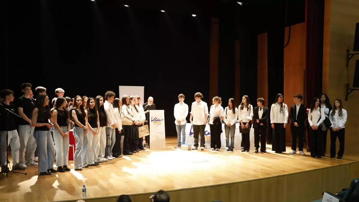 El IES Jovellanos se corona en la Liga de Debate Escolar de Gijón: "Ha sido una experiencia muy enriquecedora"