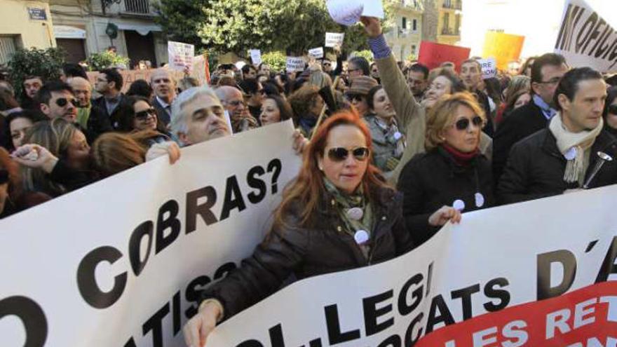 Un momento de la manifestación del viernes en Valencia contra los recortes.