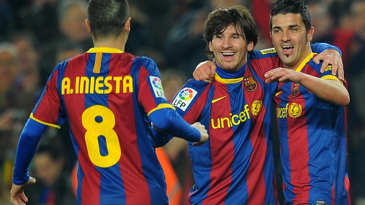 Iniesta, Messi y Villa celebran un gol al Atlético en 2011. 