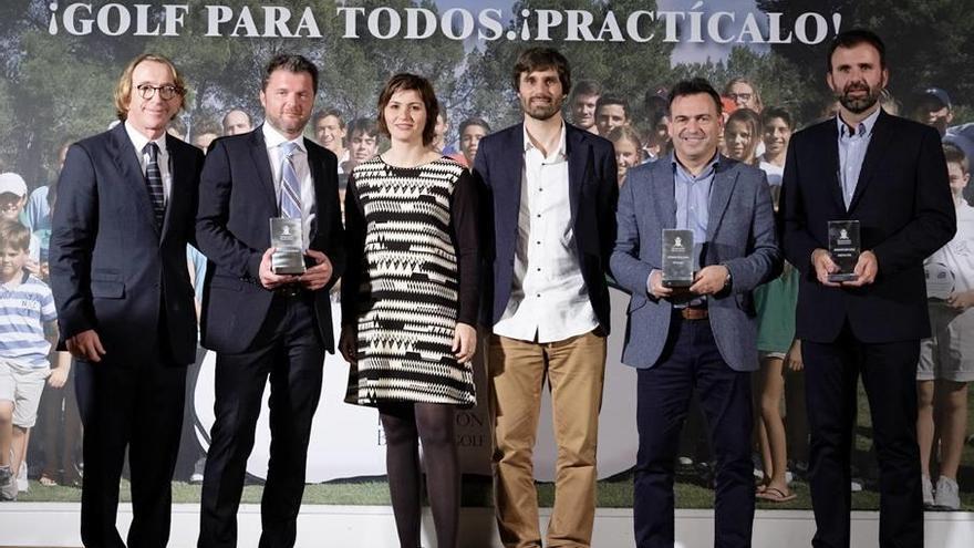 Jaume, Bortolotti, Portells, Gonyalons, Pérez y Llobera posan tras la entrega de los premios.