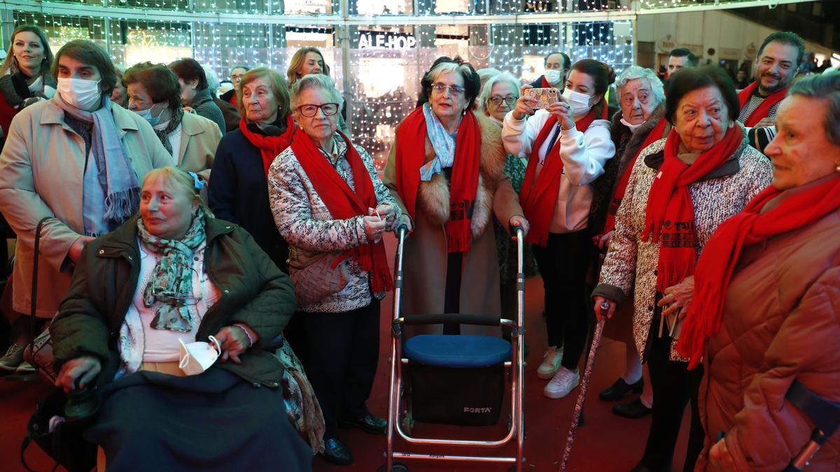 Los taxistas acercan a los mayores a la Navidad de Vigo