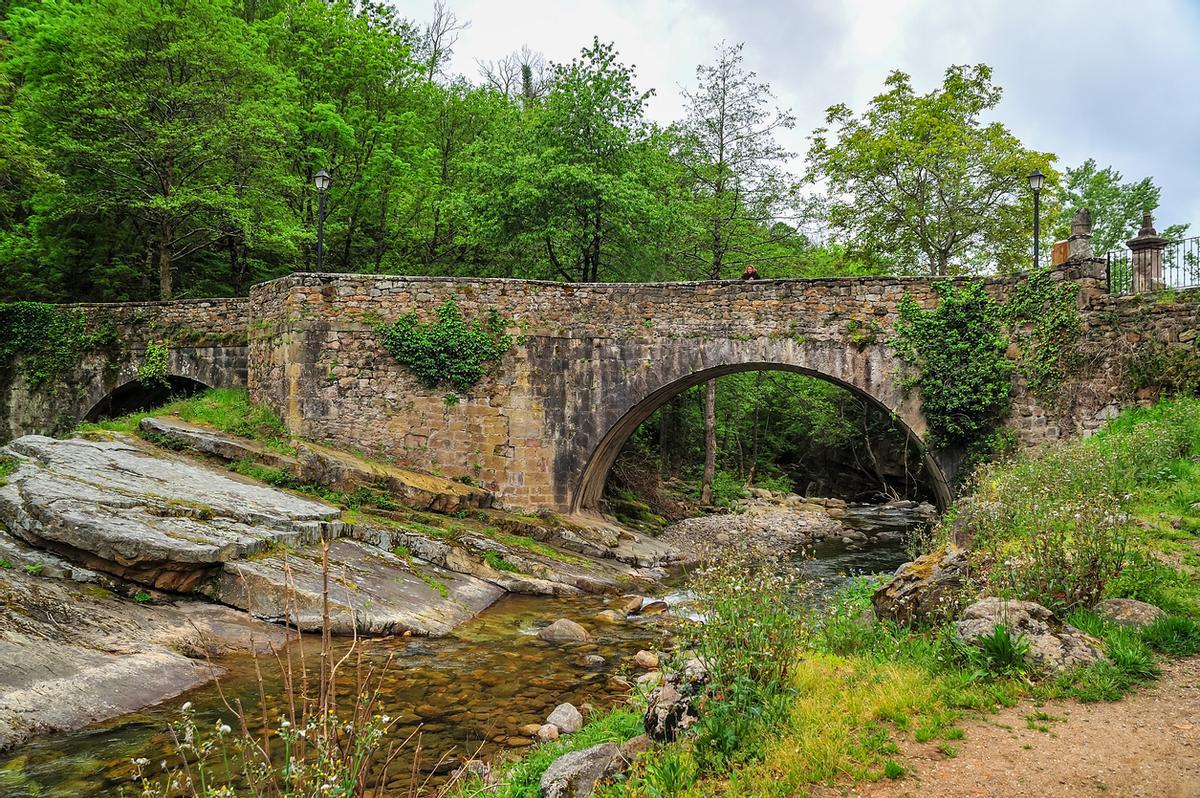 El puente medieval de Bárcena Mayor