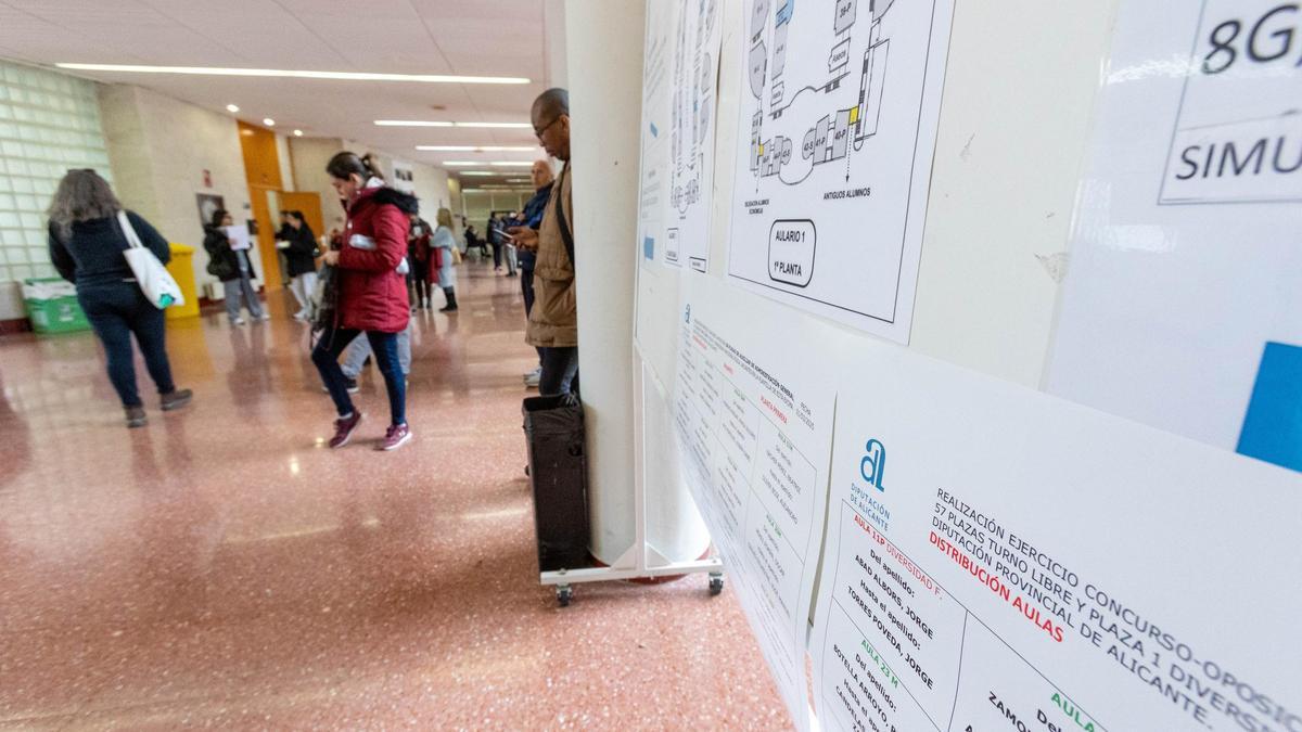Sin aparentes incidencias tras la polémica por el examen "marcado" para la Diputación de Alicante