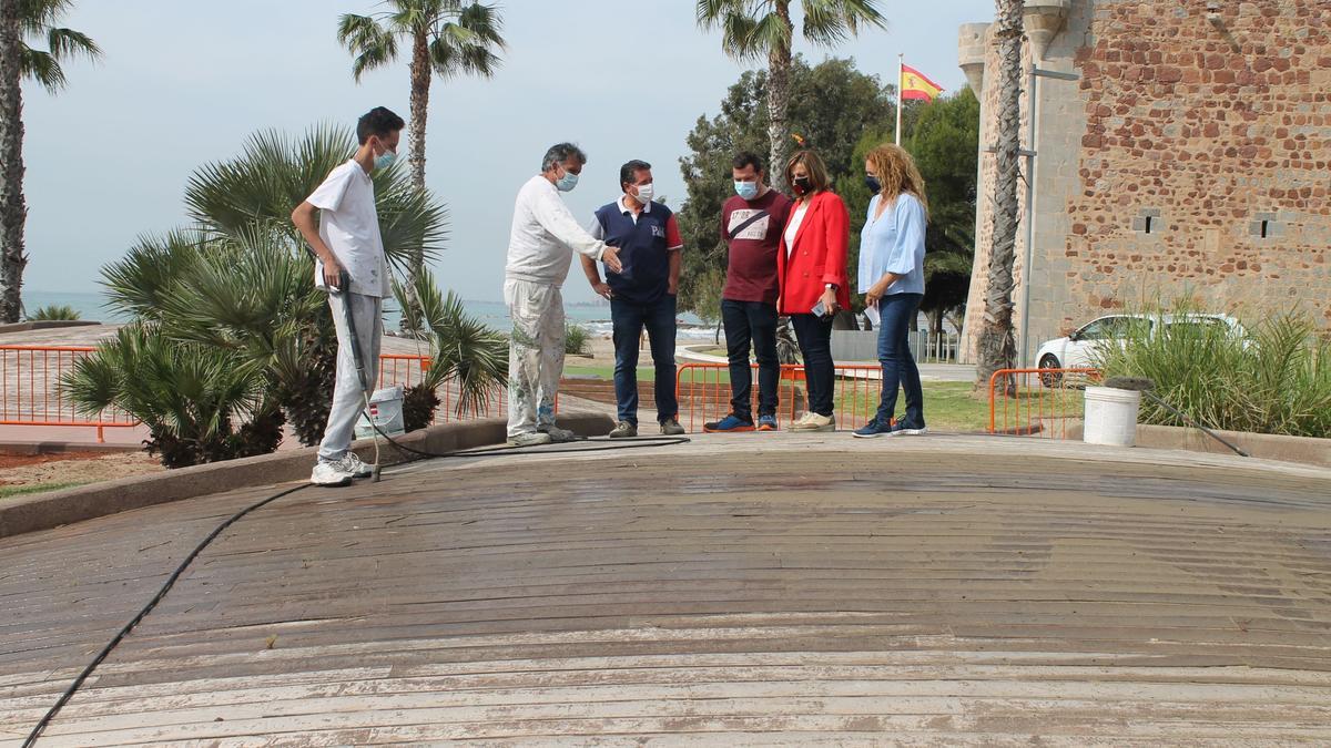 Benicàssim mejora la explanada del Torreón