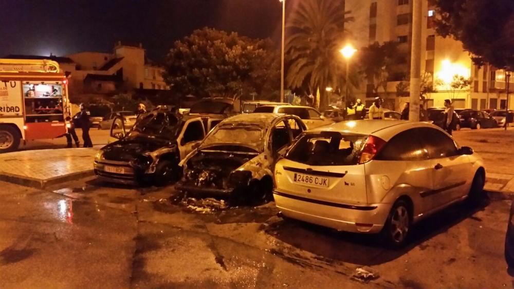 Coches en la calle Ferrocarril.