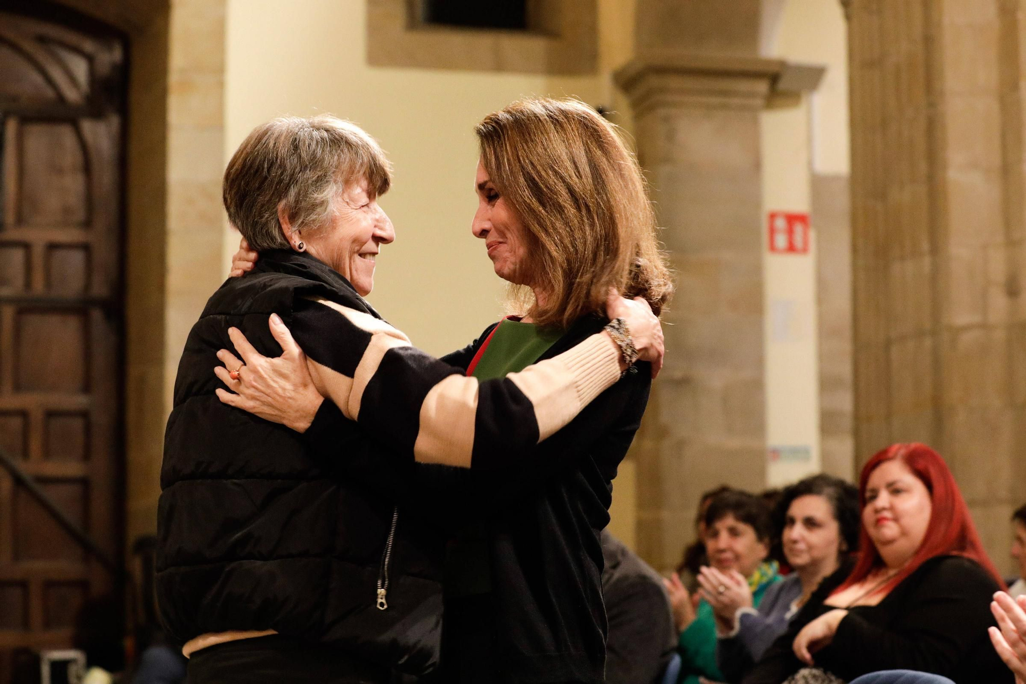 Ana Belén recibe el premio "Pasionaria" en la Colegiata (en imágenes)
