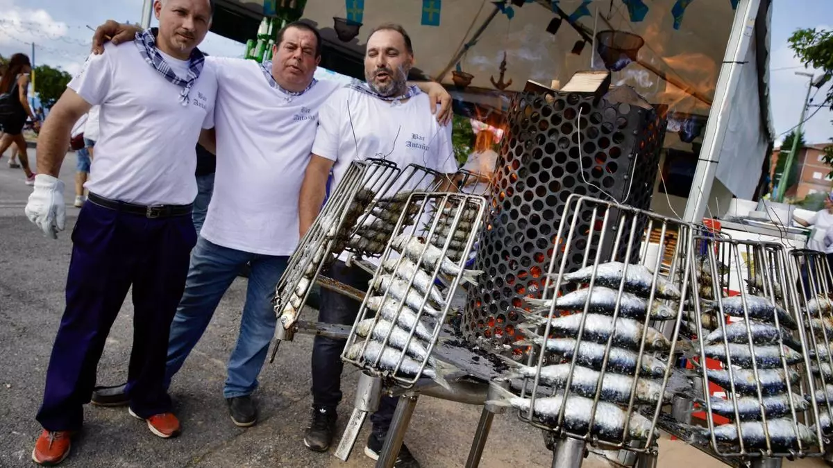 Candás es pura fiesta: Festival de la Sardina, Rally de la Sidra, "coses que floten" y más en un fin de semana sin tregua