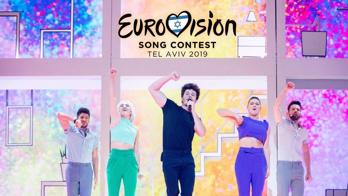 Miki sobre el escenario de Eurovisión 2019