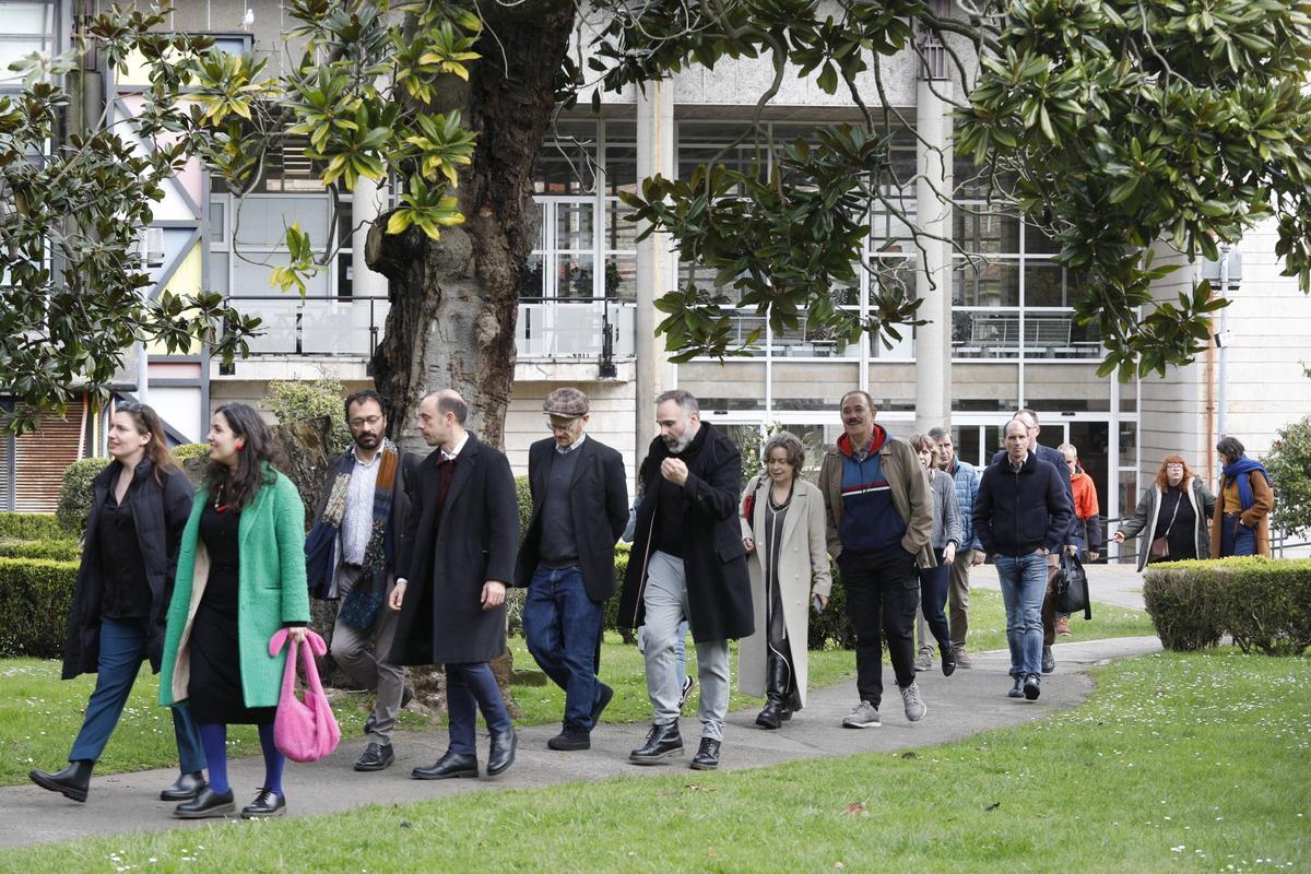 Parte de los participantes en la presentación de la Bienal Climática, en el parque Ferrera.