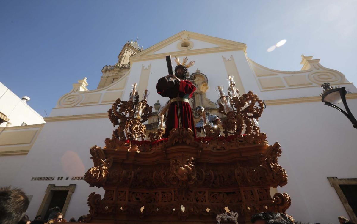 Cálida salida del Buen Suceso en el Martes Santo