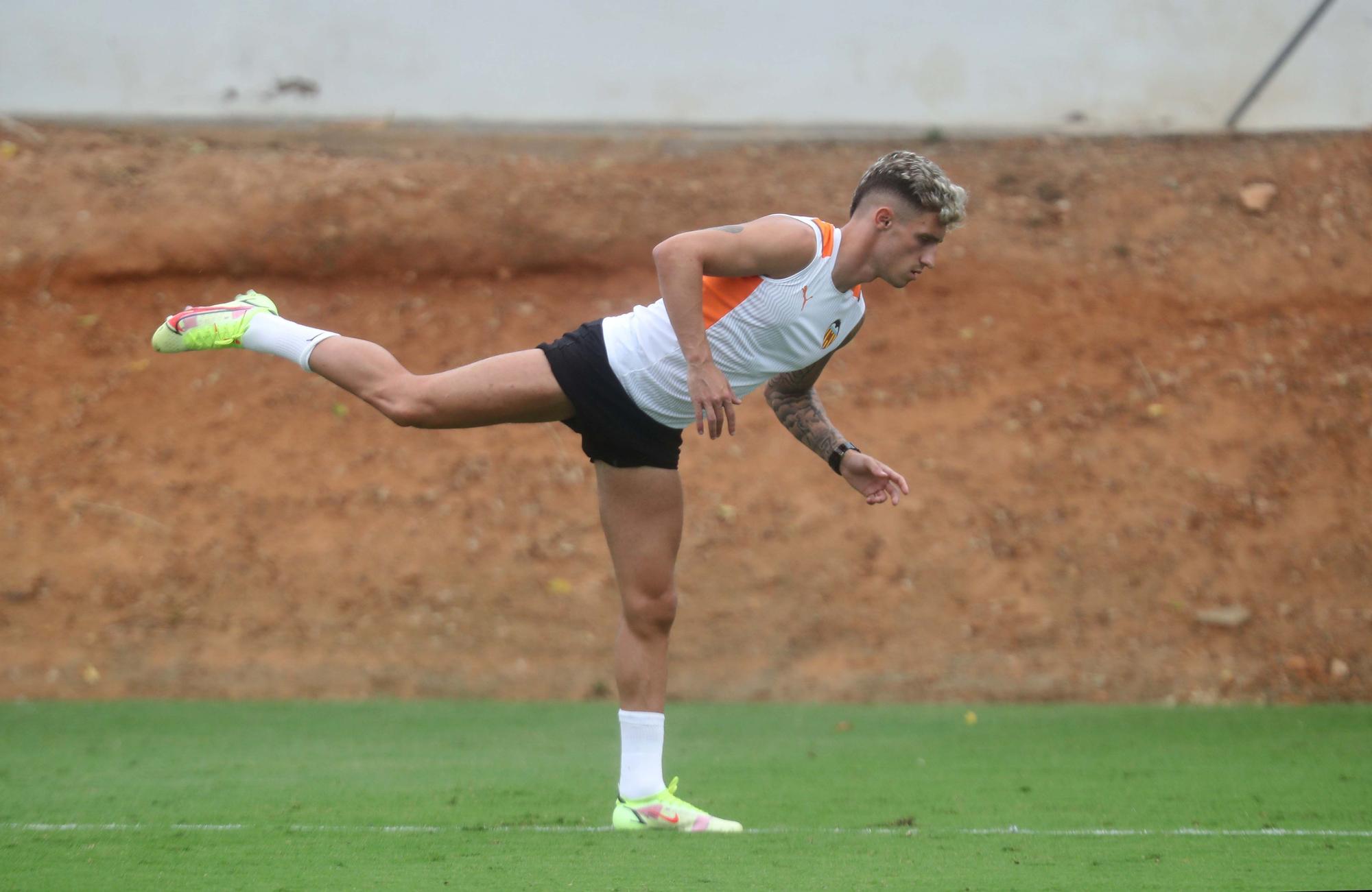 Entrenamiento en dos grupos para el Valencia CF