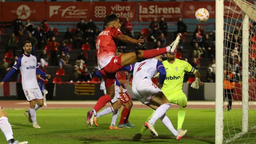 El CD Ibiza tumba  al Eibar con buen fútbol y ambición