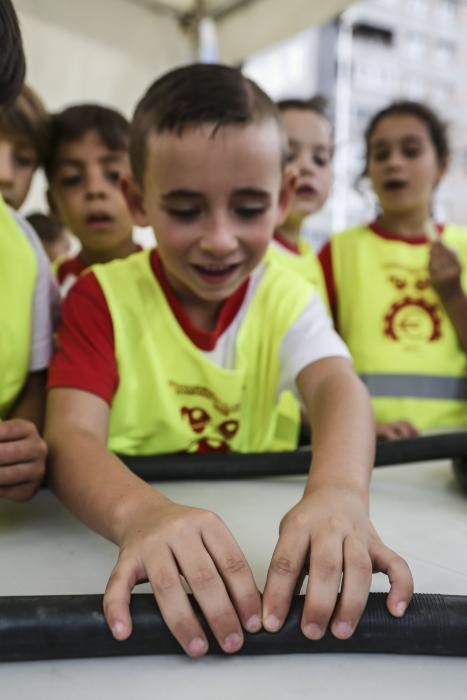 Visita de colegios a una gymkana en el Muro San Lorenzo para celebrar el Día Mundial sin Coche