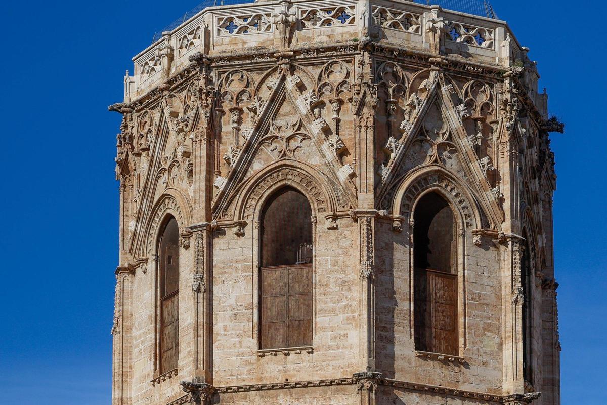 Ornamentación gótica del campanario del Micalet.