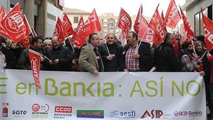 Los sindicatos convocan una huelga en Bankia
