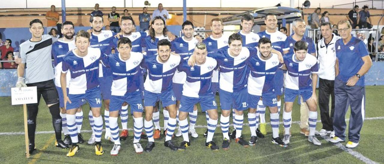 Consell presenta sus equipaciones