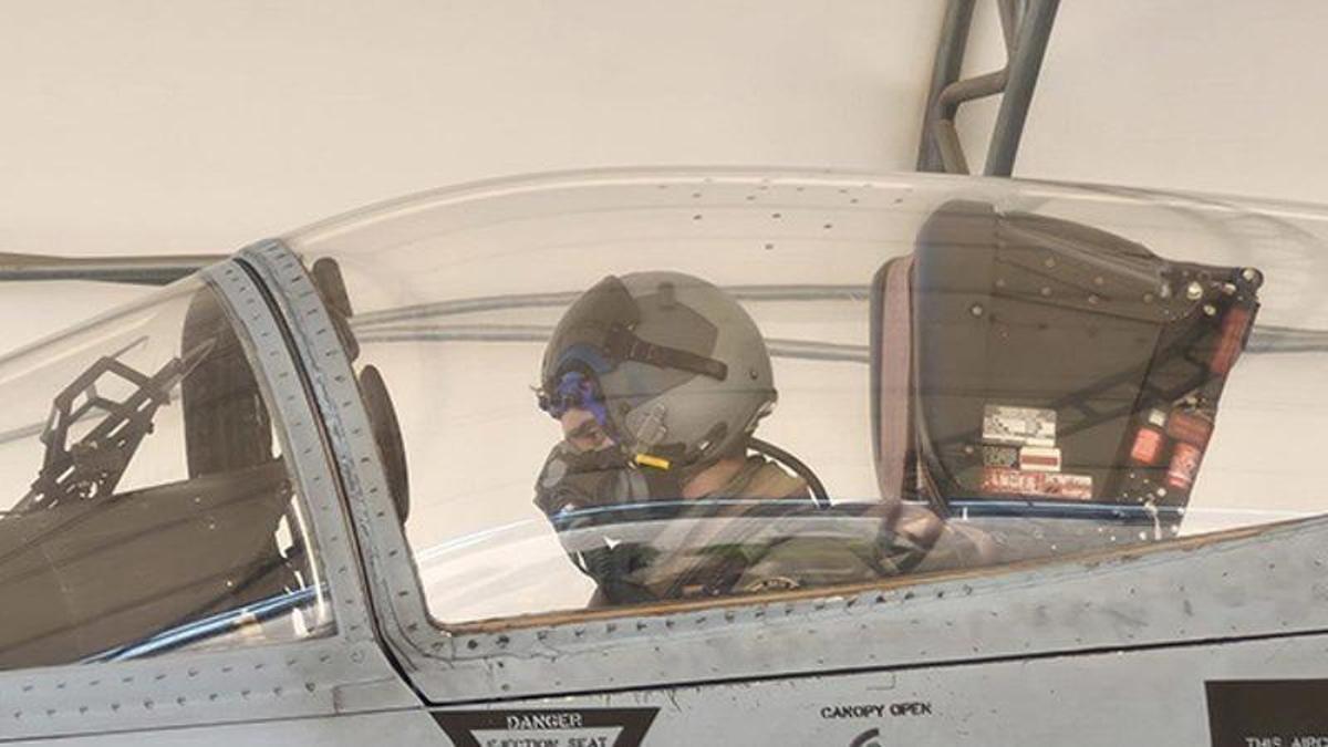 Hava Kuvvetleri ve Madrid Complutense Üniversitesi, bir “nöro kask” yaratmak için bir F-18 pilotunun beyin aktivitesini ölçüyor