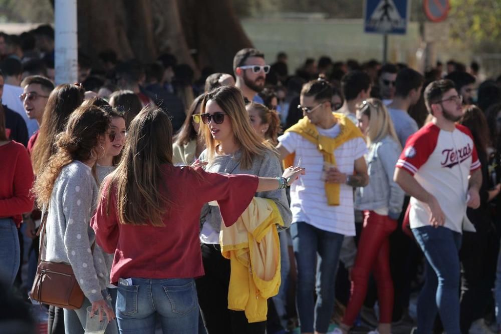 Centenares de estudiantes en la bienvenida de la UPCT