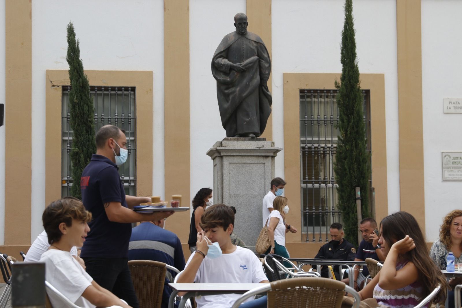 Paseo gráfico por las estatuas de Córdoba