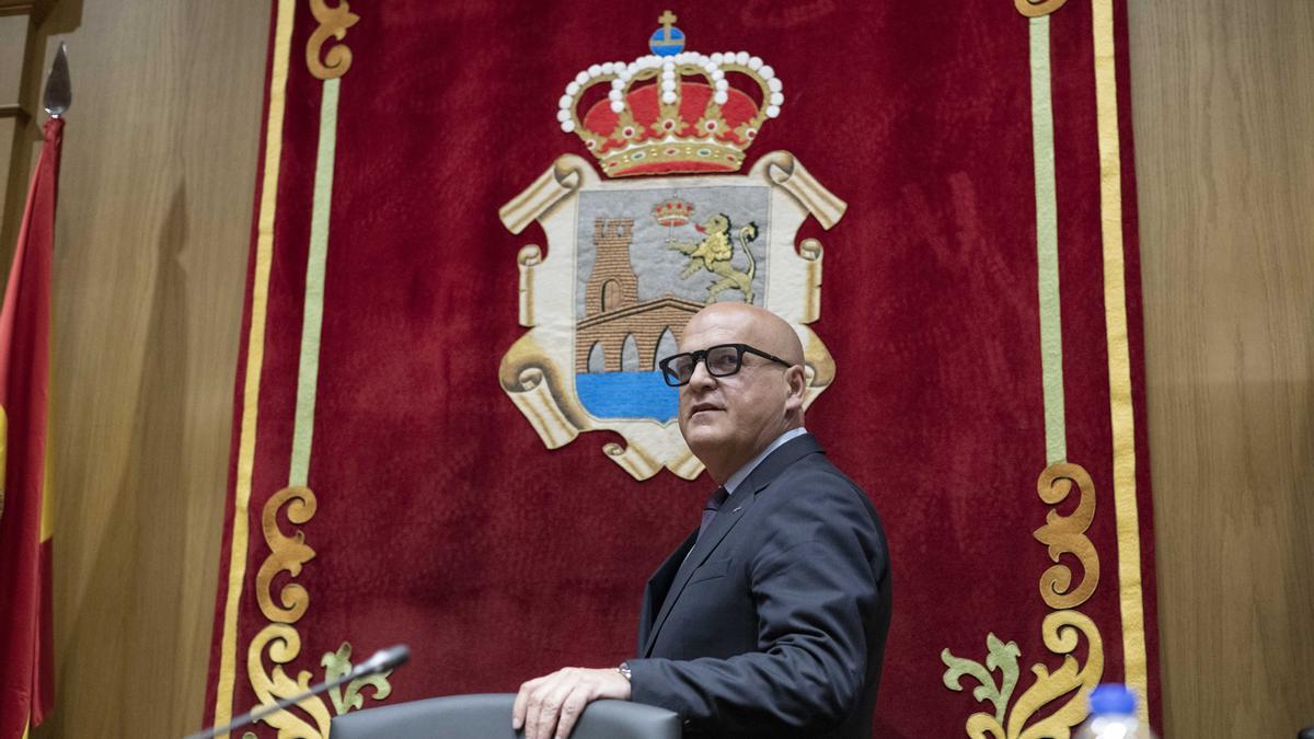 Baltar, durante el pleno ordinario celebrado en la Diputación de Ourense esta mañana.