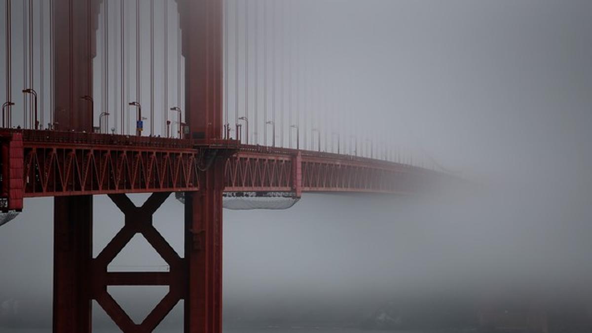 El Golden Gate, entre la niebla.