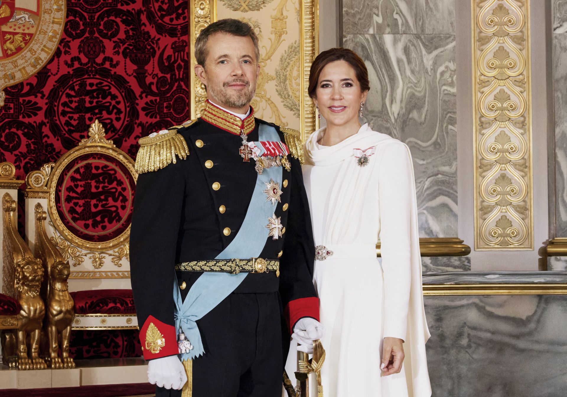 Retrato oficial Federico X y Mary de Dinamarca, los nuevos Reyes de dicha nación.