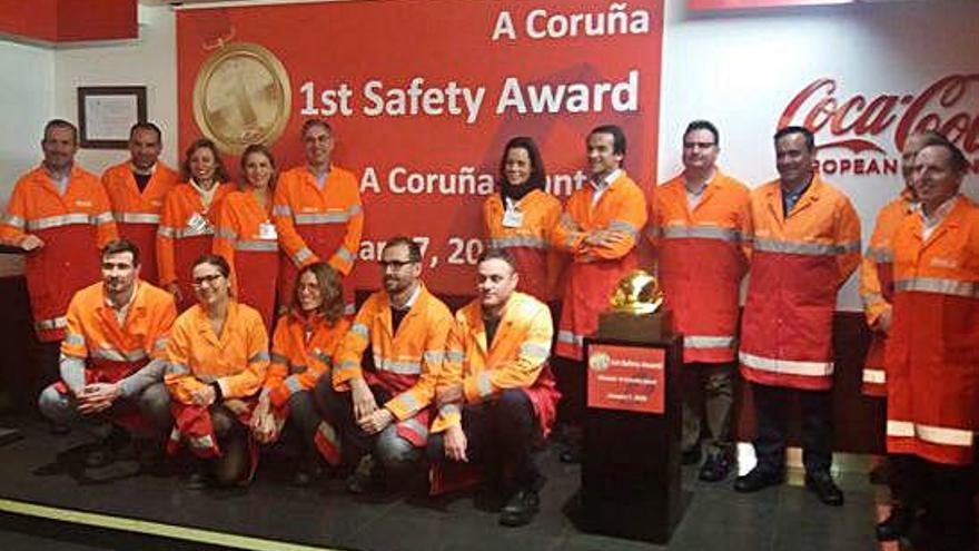 Entrega del premio a trabajadores de la planta coruñesa de Coca-Cola.