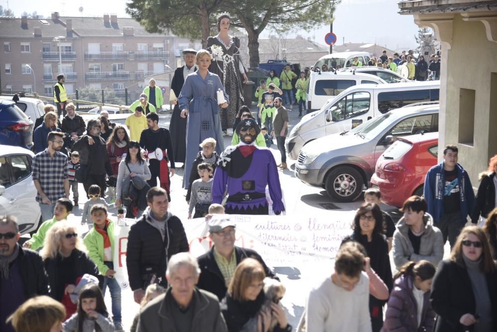 Balsareny rebutja amb cultura popular les accions