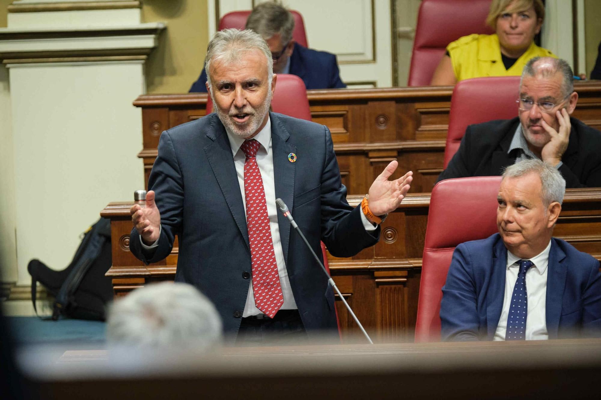 Pleno del Parlamento de Canarias