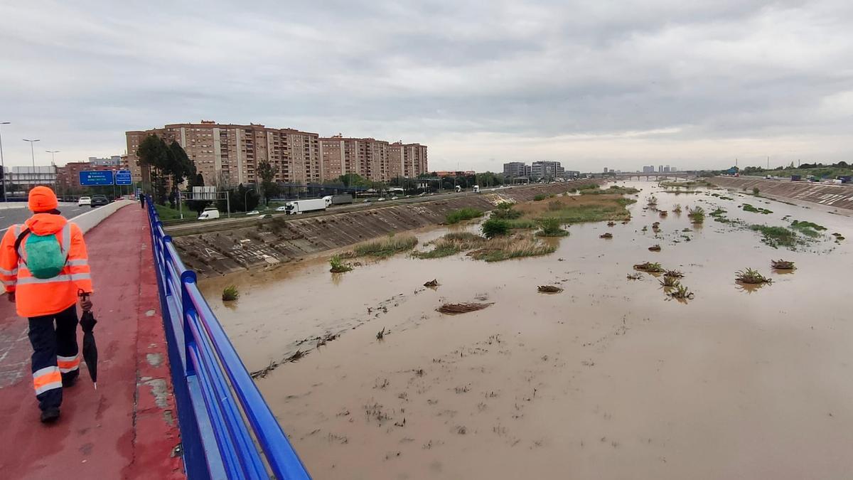 El nuevo cauce del río Turia, esta mañana tras el temporal.