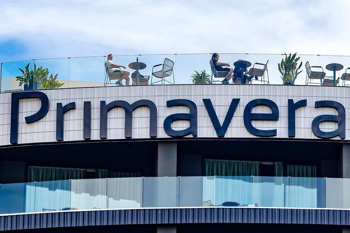 Llegada masiva de turistas el Jueves Santo a Benidorm