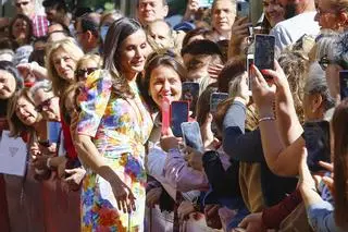 La reina Letizia en Córdoba: baño de multitudes, música y arte para animar a los jóvenes a aprovechar su futuro