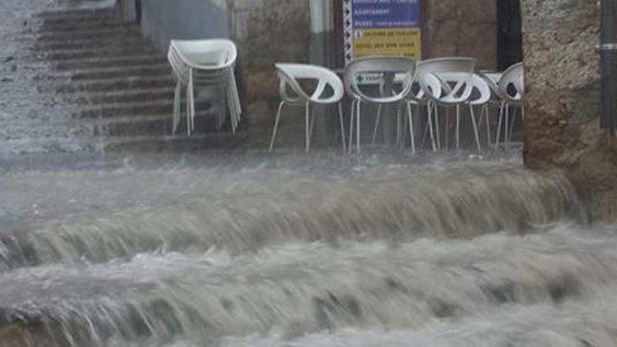 Una tromba de agua y granizo deja 42 litros en Morella