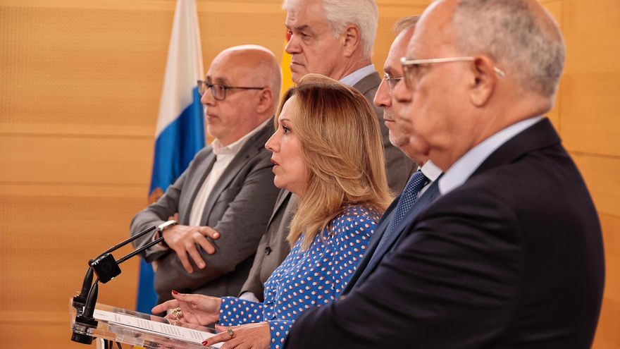 Los cabildos elevan el tono contra el PP: &quot;Que apoye la modificación de la ley de extranjería o se abstenga&quot;