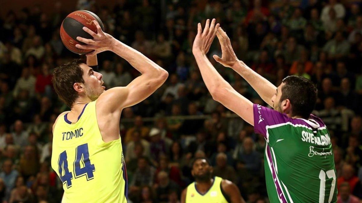 El Barça lo intentó pero el Unicaja fue mejor