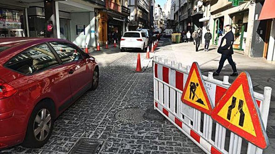 La calle San Andrés, cerrada al tráfico por obras