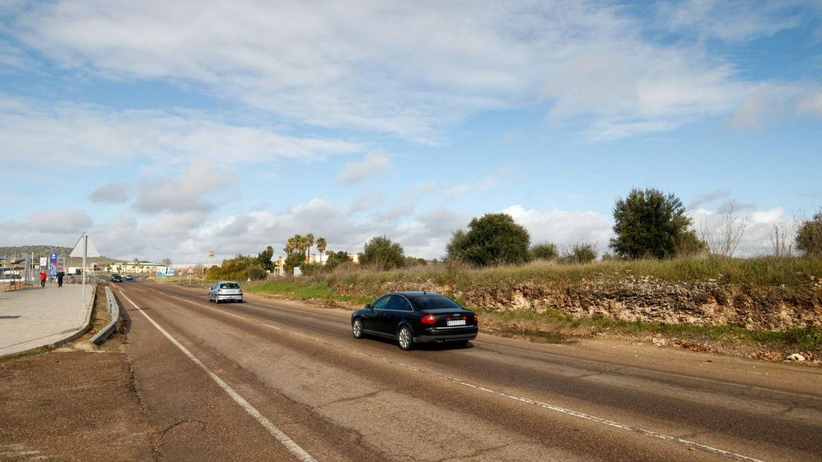 Tramo de la carretera N-630 a su paso por la ciudad que se quiere desdoblar.