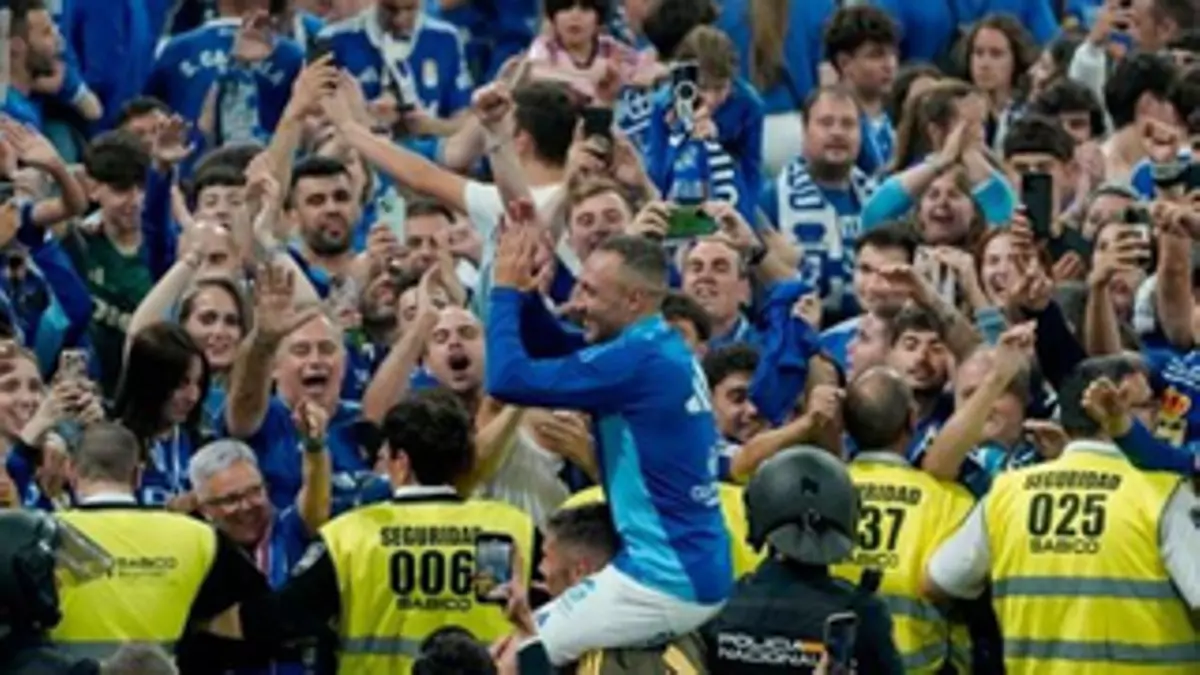 El secreto a voces ya es oficial: Cazorla renueva con el Oviedo hasta 2026