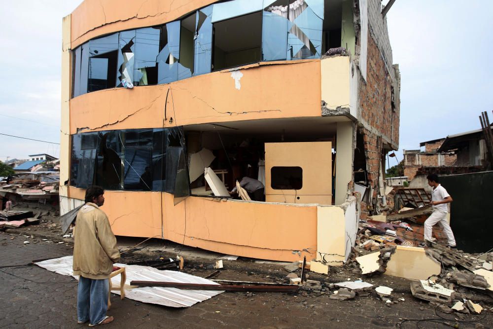 Un terremoto de 7,8 grados ha causado decenas de muertos en Ecuador.