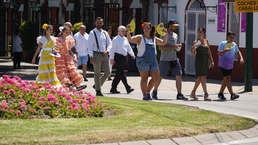 El Real de la Feria de Málaga disfruta de buen ambiente durante la Feria de Día.