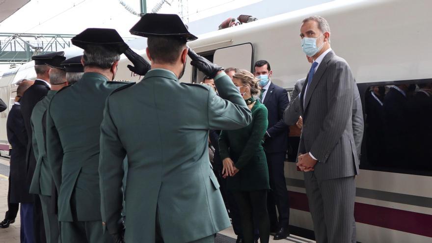 VÍDEO | El Rey Felipe VI, en la estación de tren de Zamora durante la inauguración del AVE Madrid-Galicia