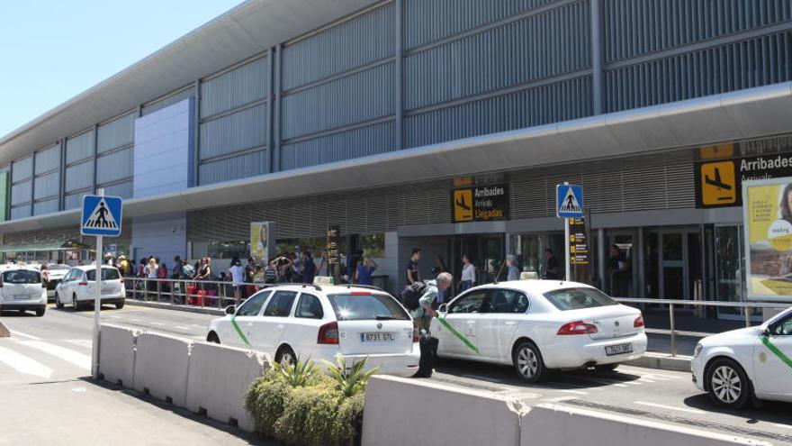 El aeropuerto de Ibiza fue el escenario de los hechos