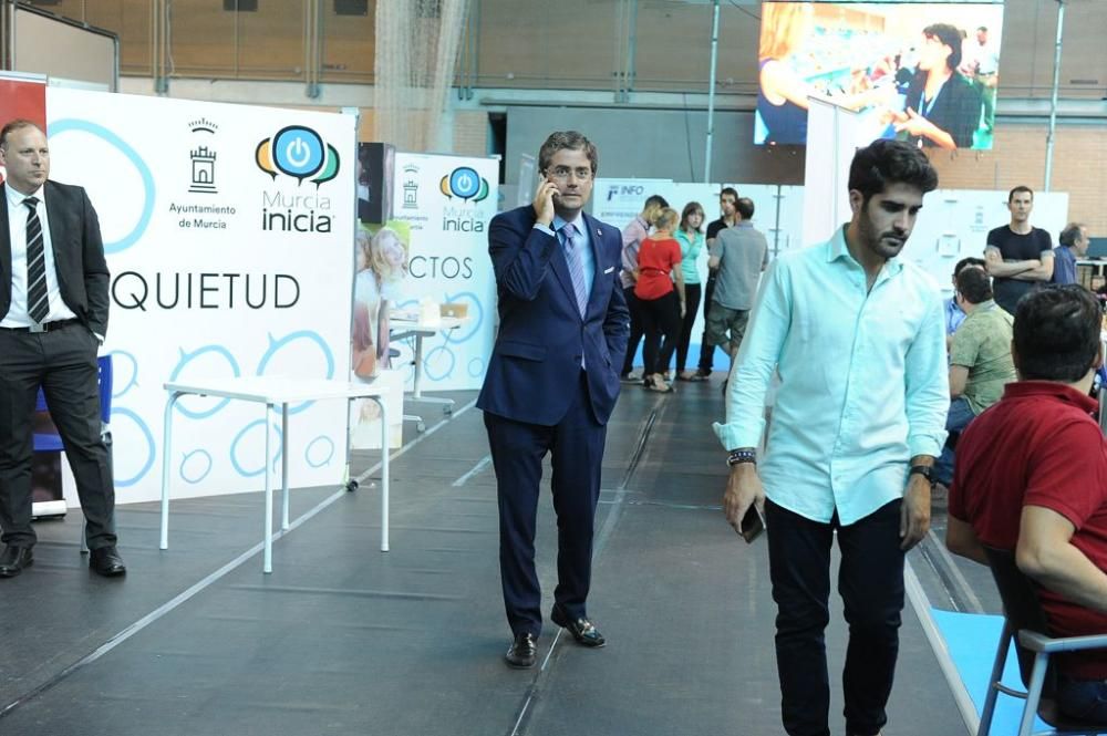 La I Feria de Emprendedores atrae a más de un millar de personas